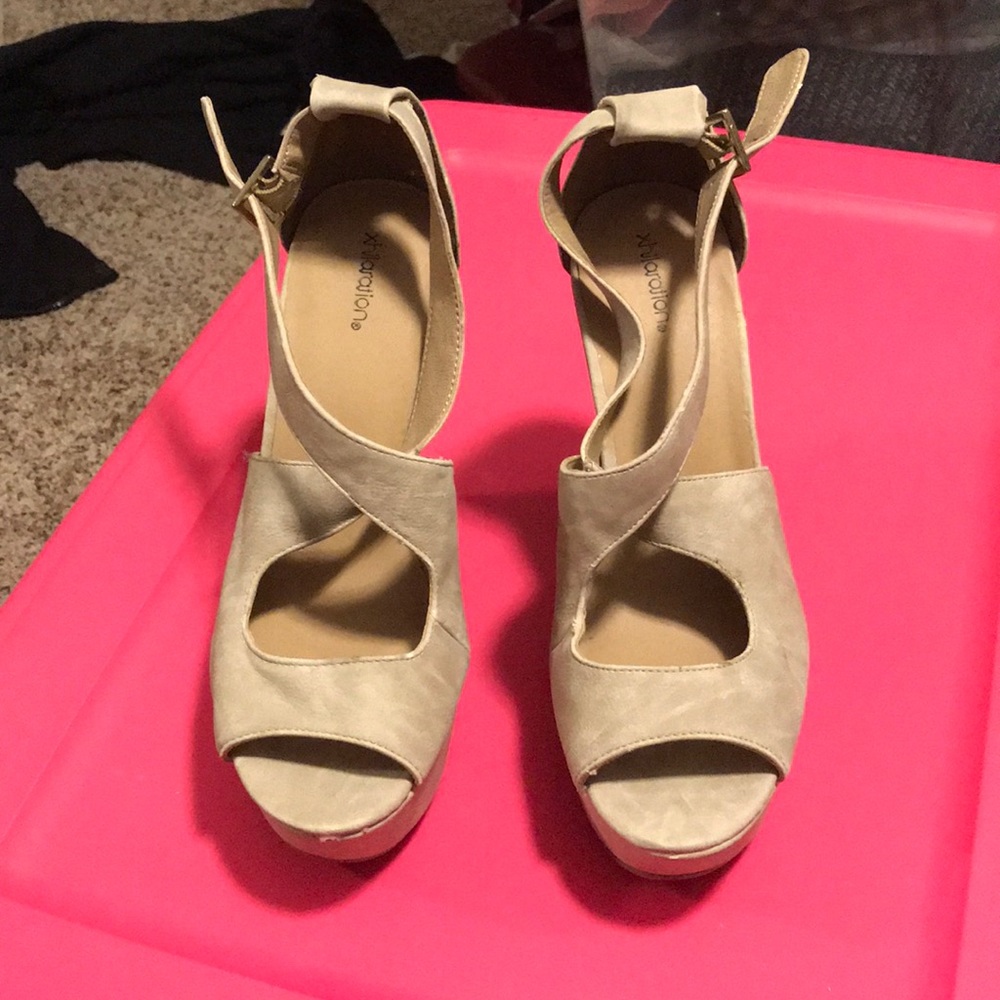 Heels - Picture 3 of 7